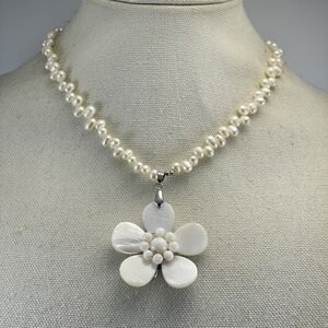 Genuine Freshwater Pearl Beaded Mother of Pearl Flower Pendant Necklace Boho